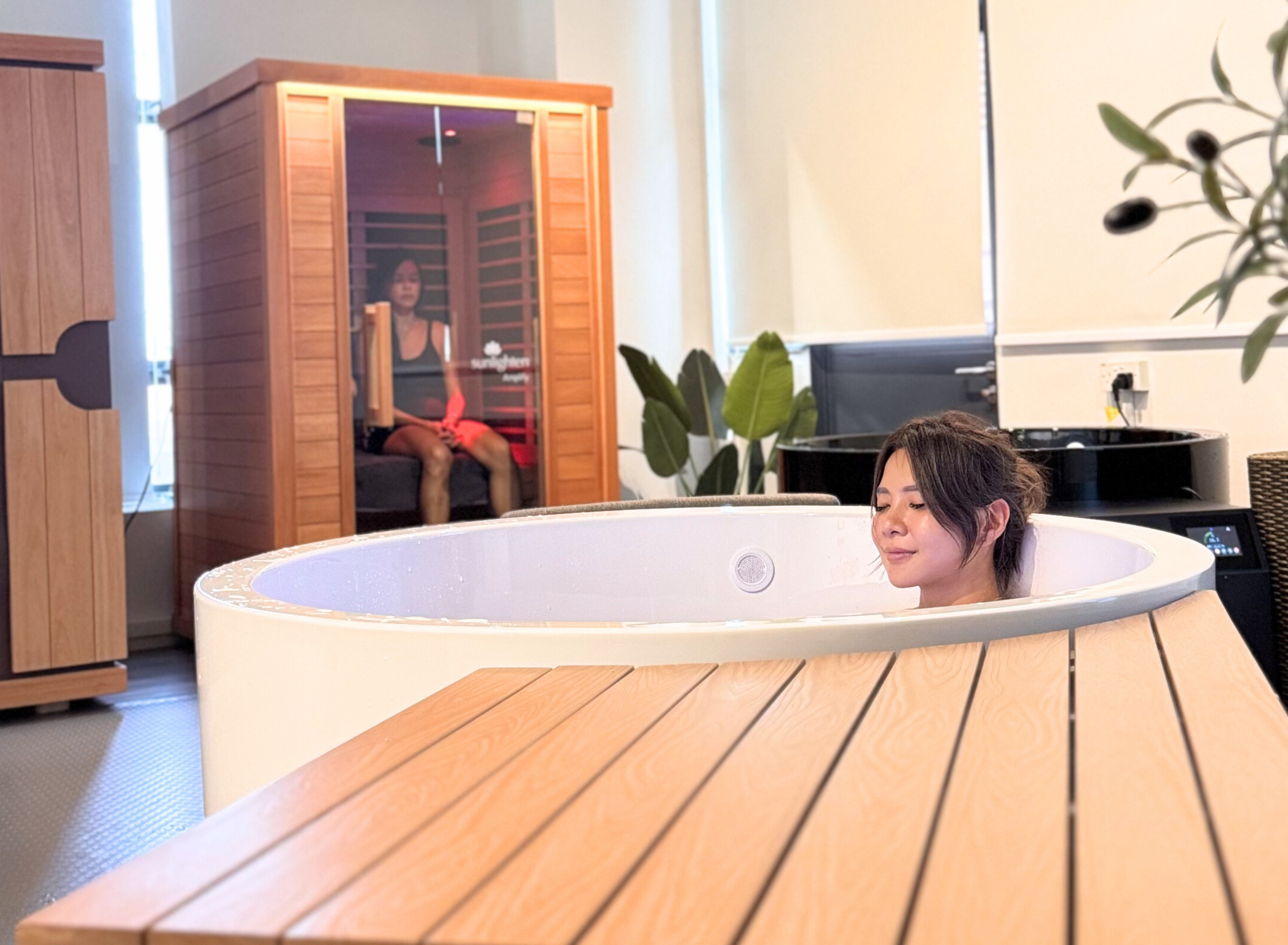 QuadraLife X Sunlighten Contrast Therapy